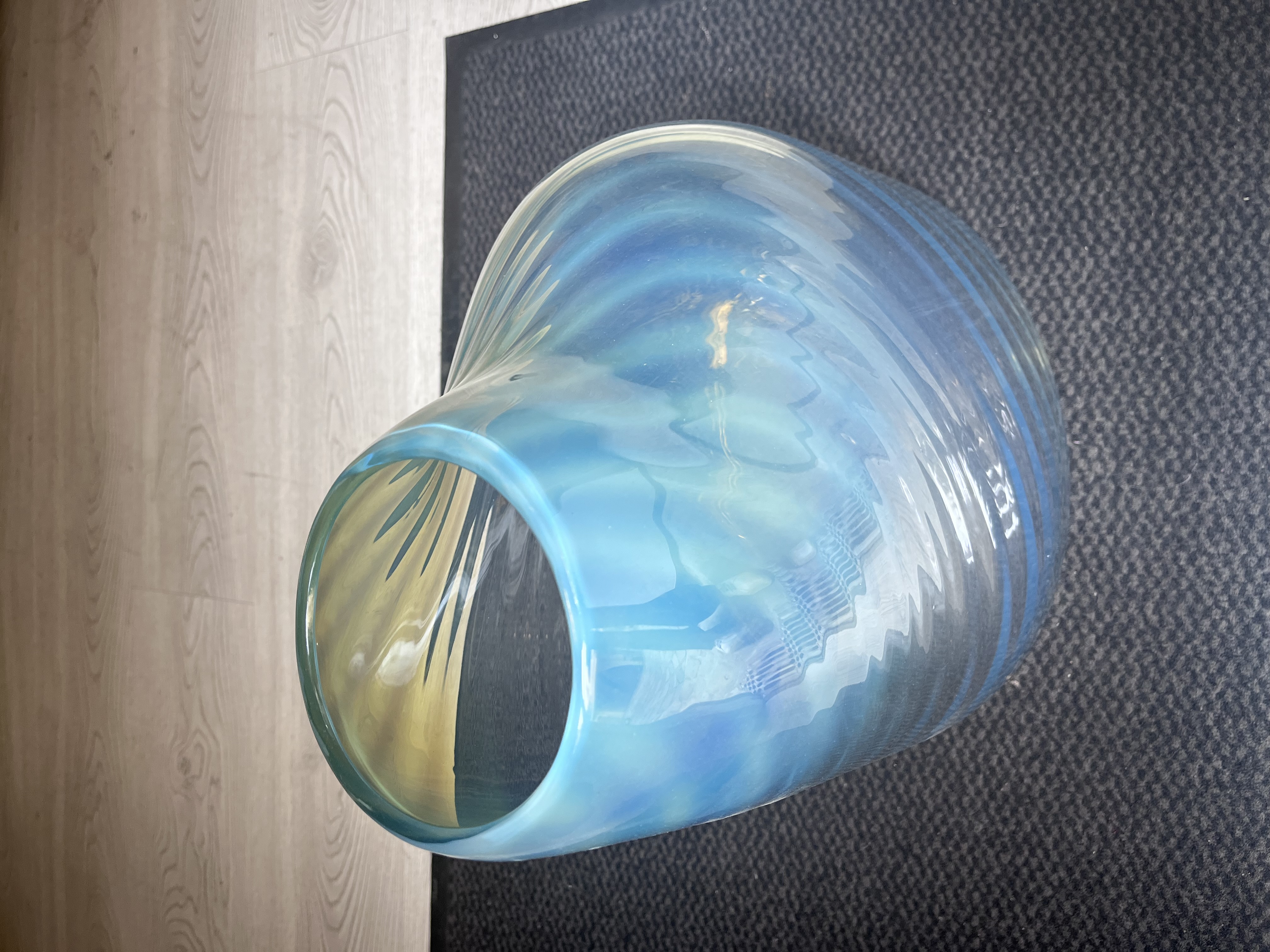 UNCLEAR TERRARIUM par John Hogan