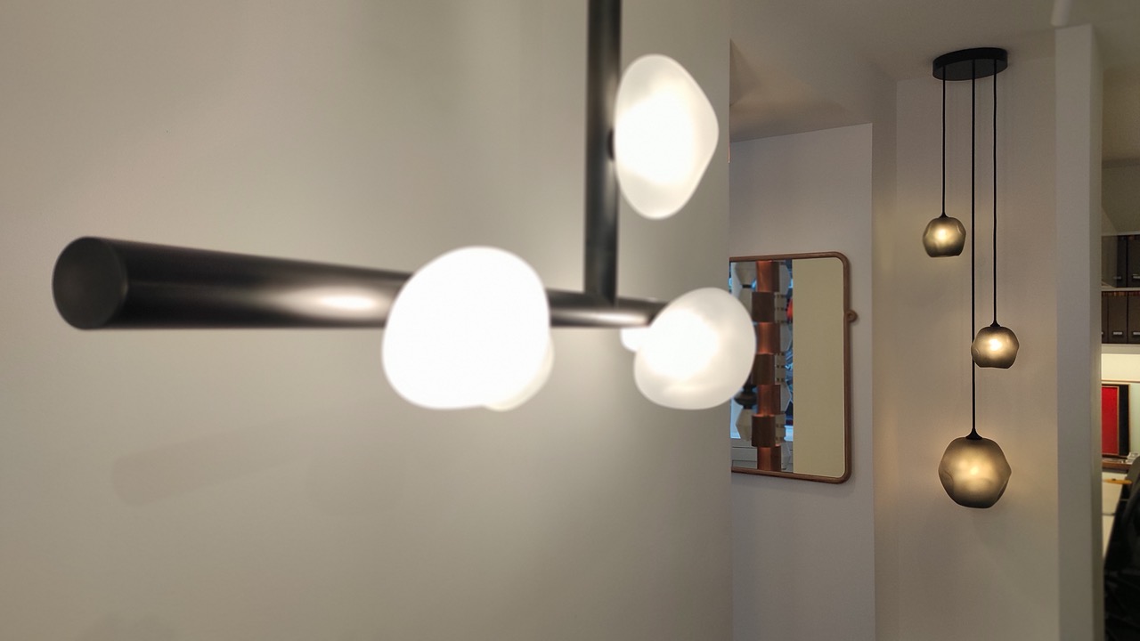 MATTER CHANDELIER SINGLE STEM par John Pomp