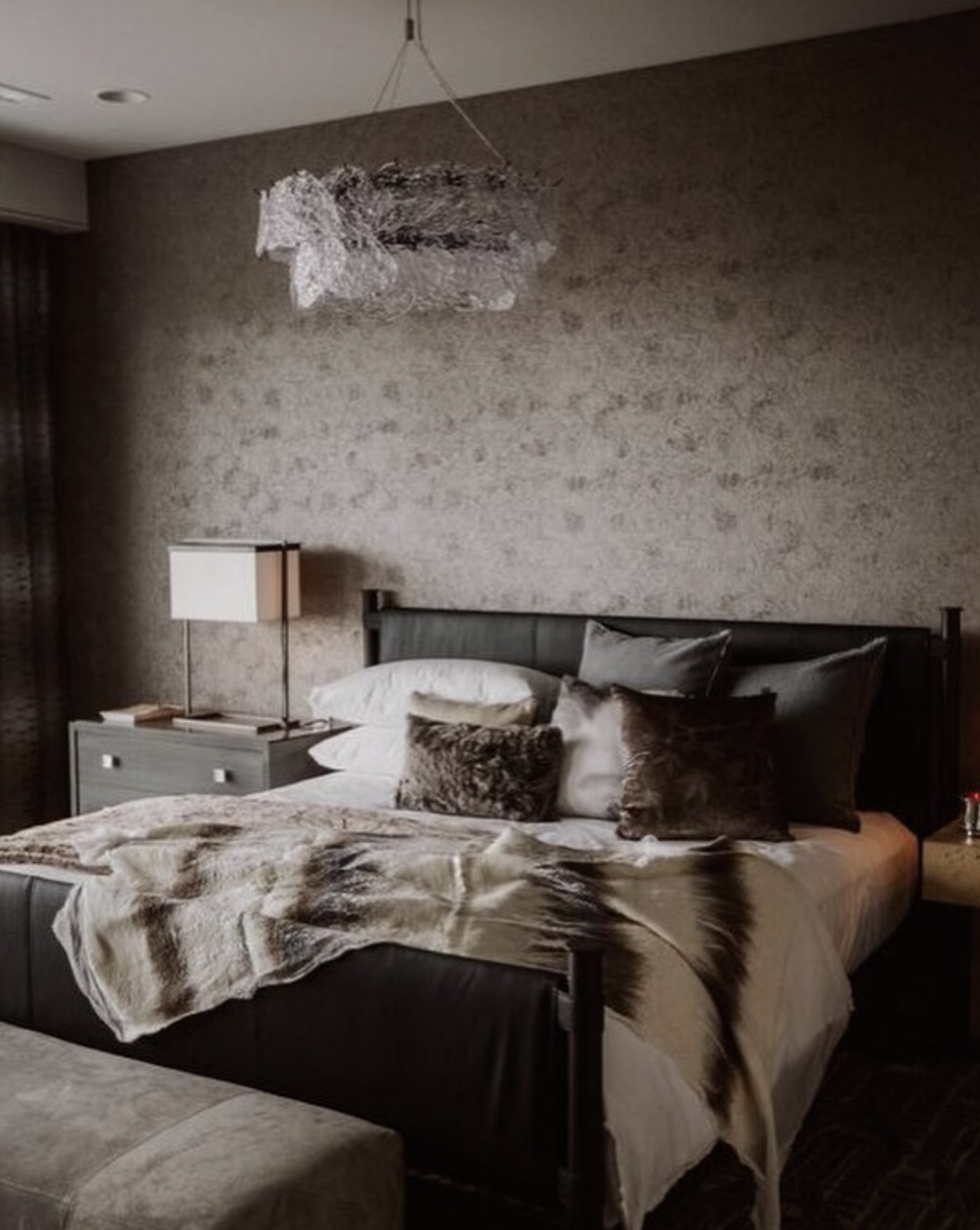 ROCK EDGE CHANDELIER par John pomp