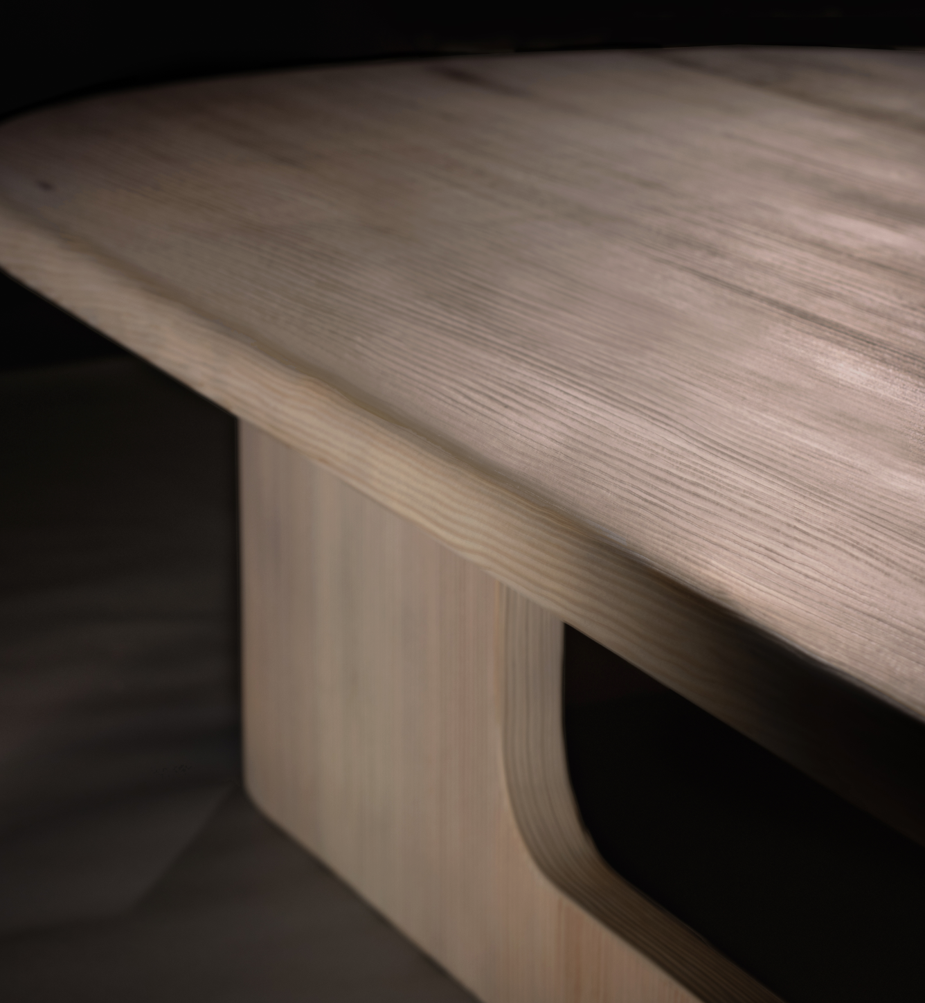 UNEARTHED COCKTAIL TABLE par JOHN POMP