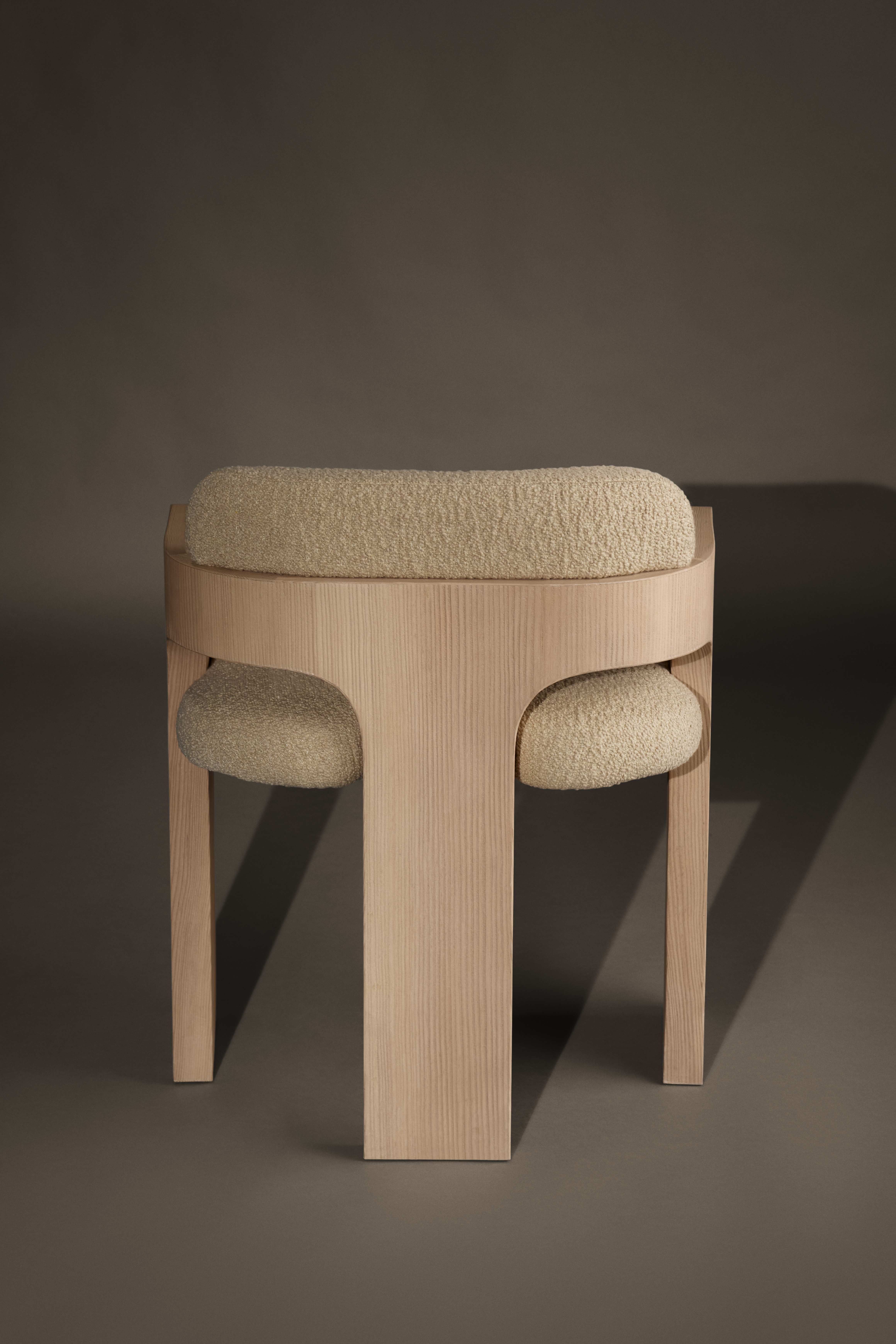 UNEARTHED LOUNGE CHAIR par JOHN POMP
