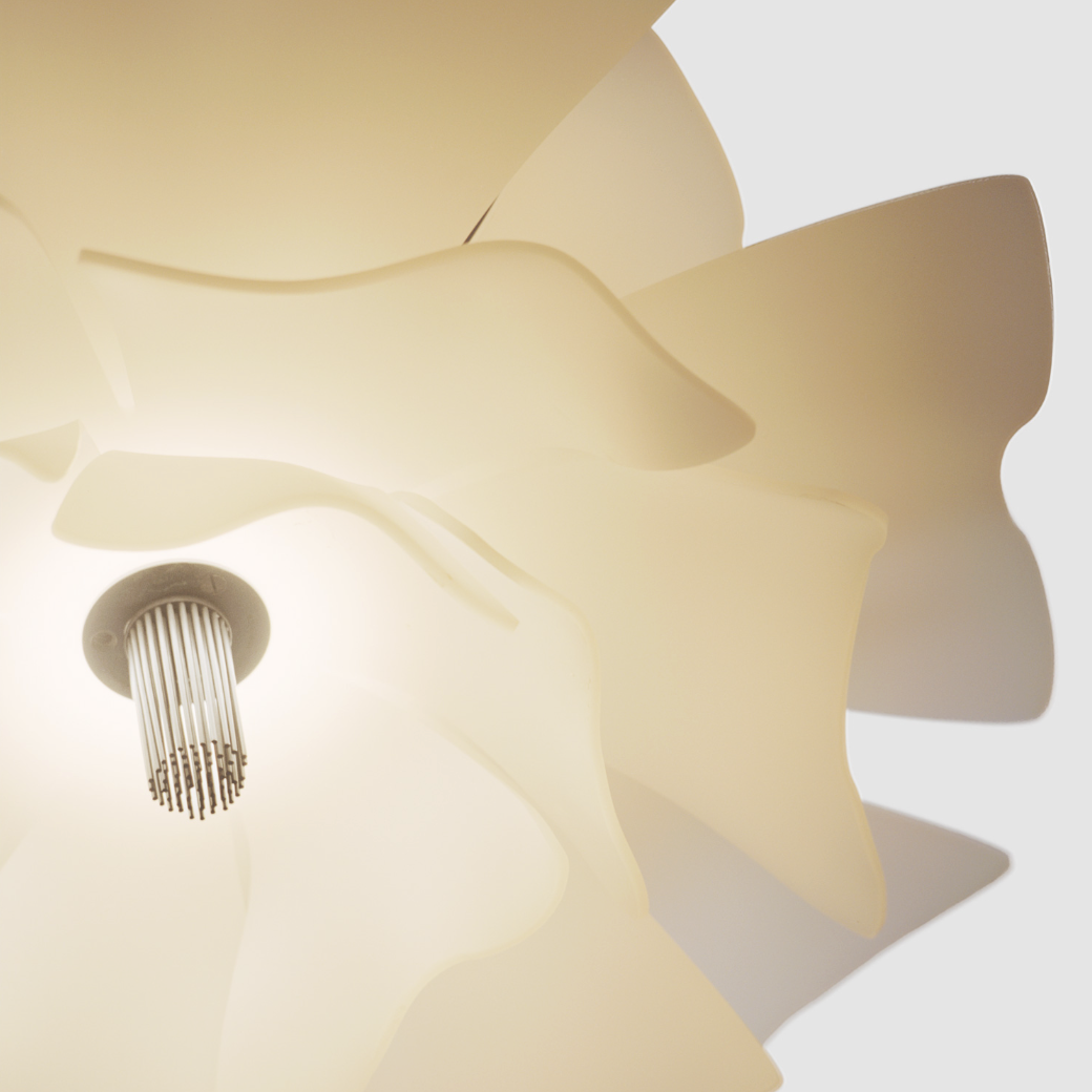 LOVE ME NOT par Juniper