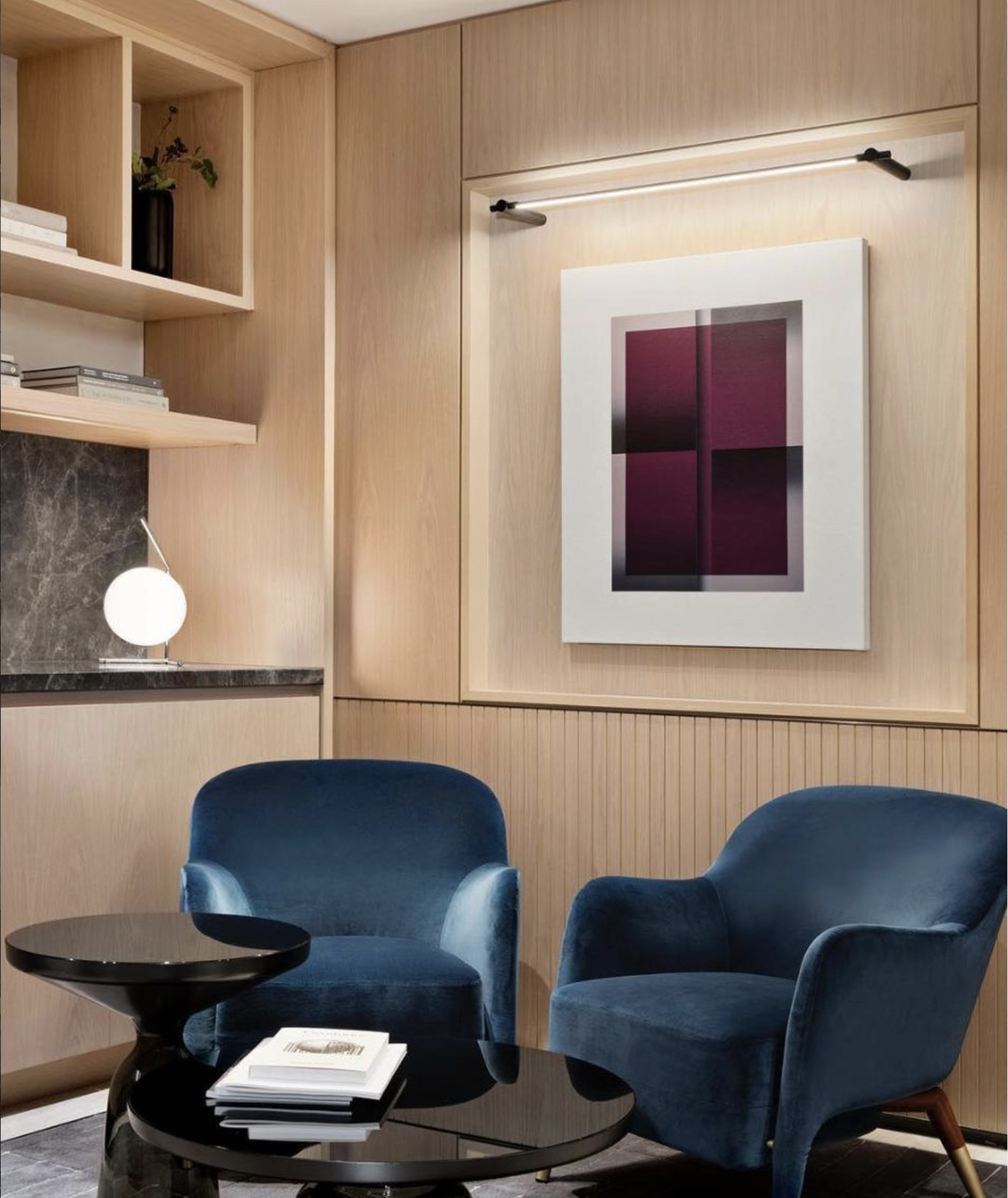 THIN SURFACE MOUNT VANITY LIGHT par Juniper