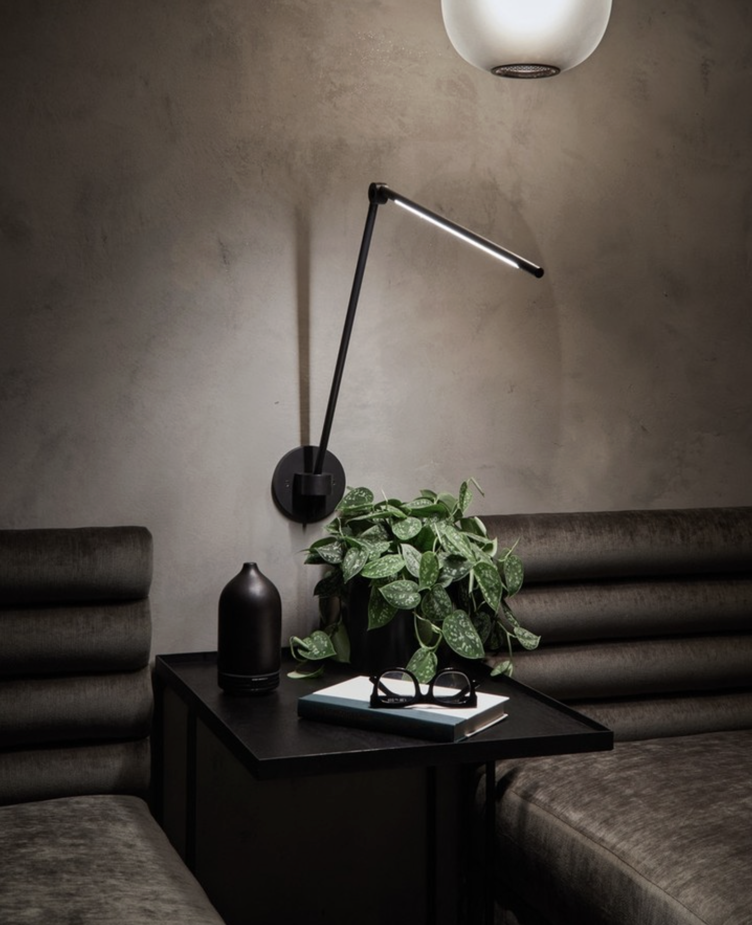 THIN TASK LAMP WITH WALL MOUNT par Juniper