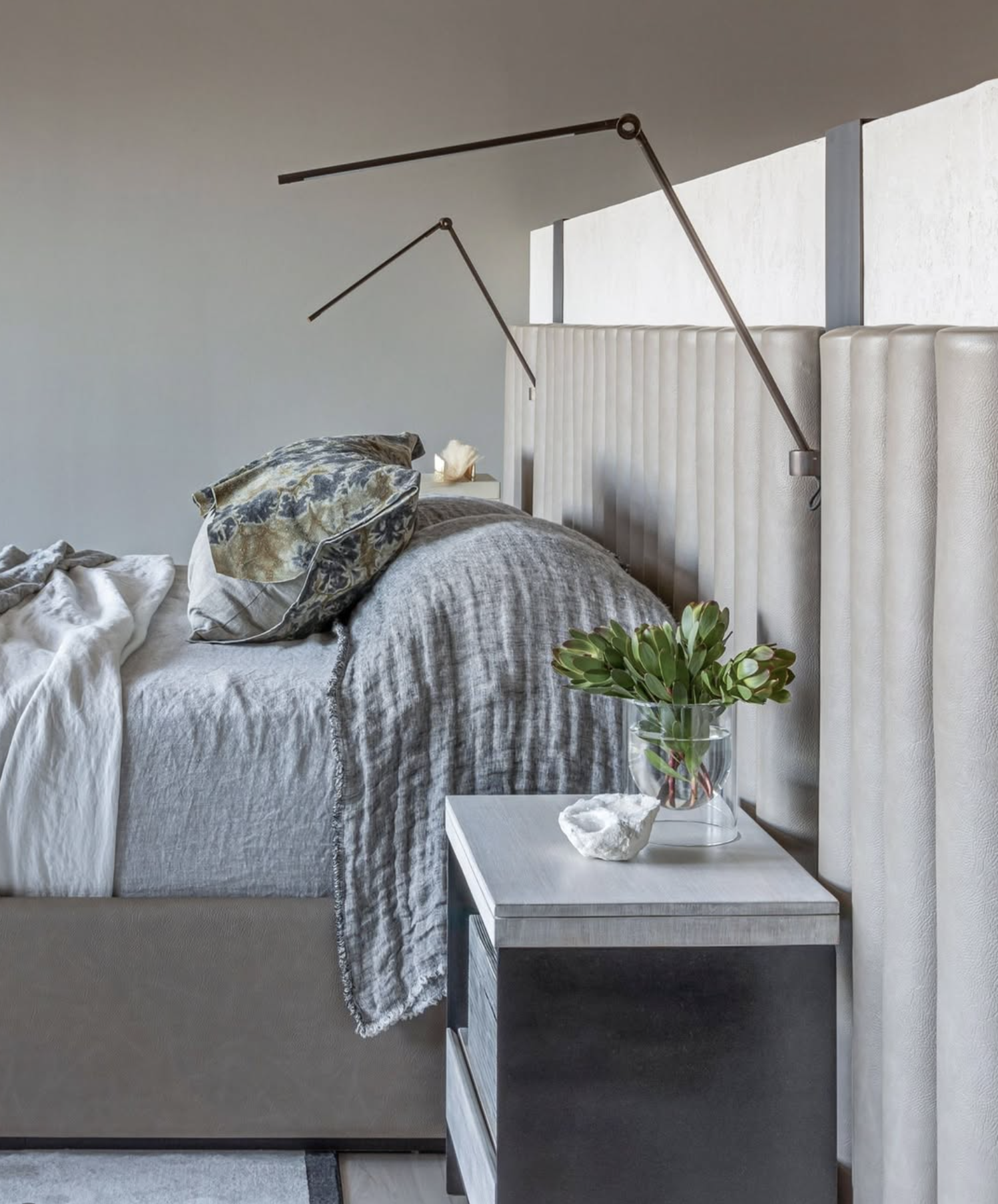 THIN TASK LAMP WITH WALL MOUNT par Juniper