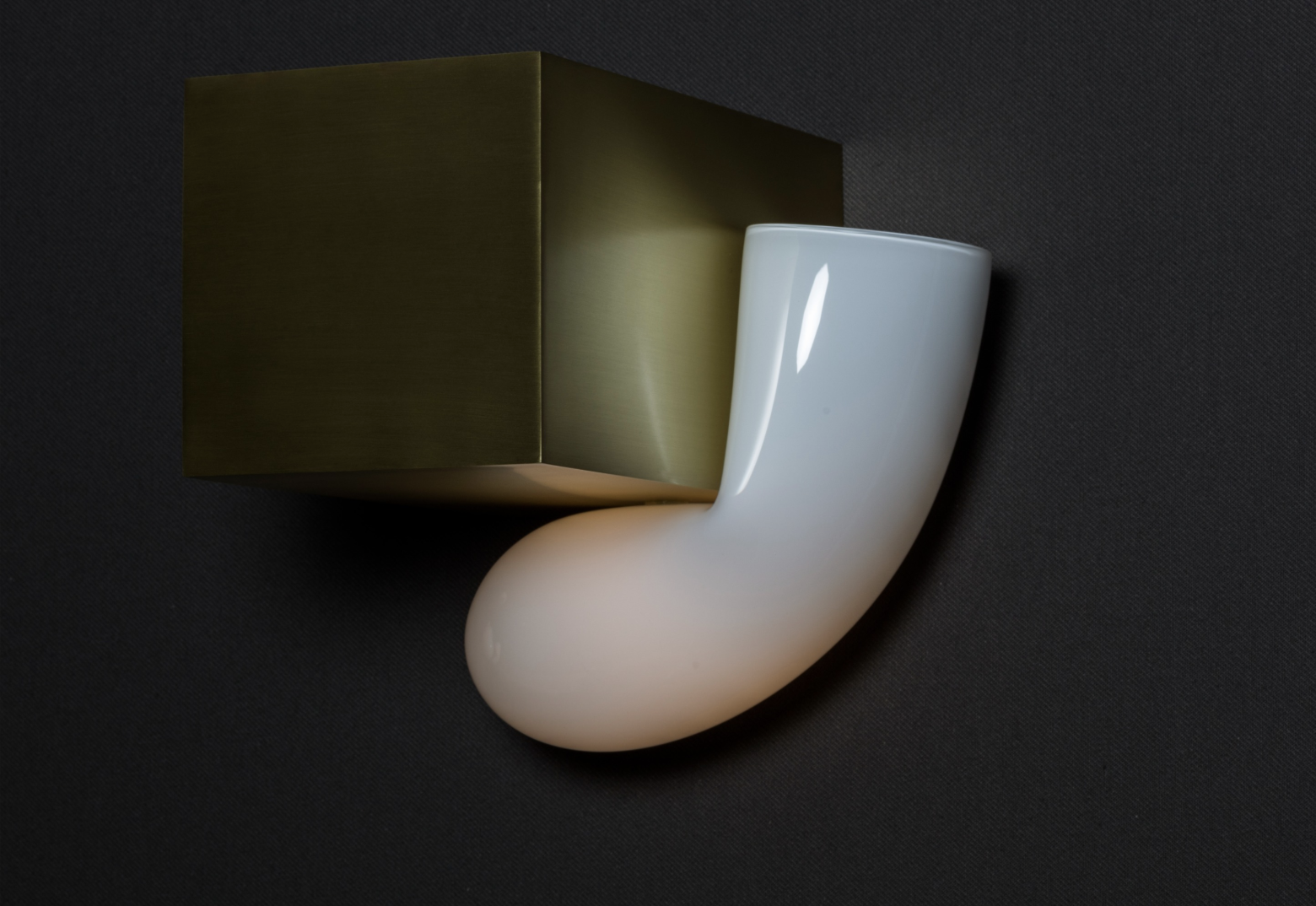 CATCH BOX SCONCE CW.01.07 par Lindsey Adelman