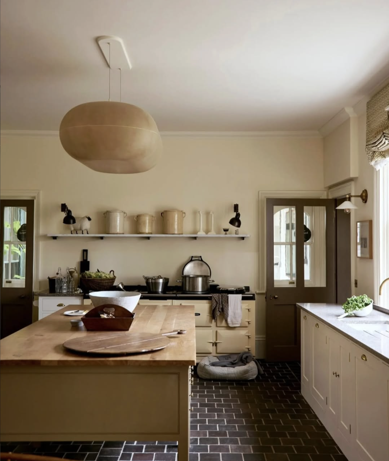 PUFFBALL CLOUD PENDANT par Matter Made