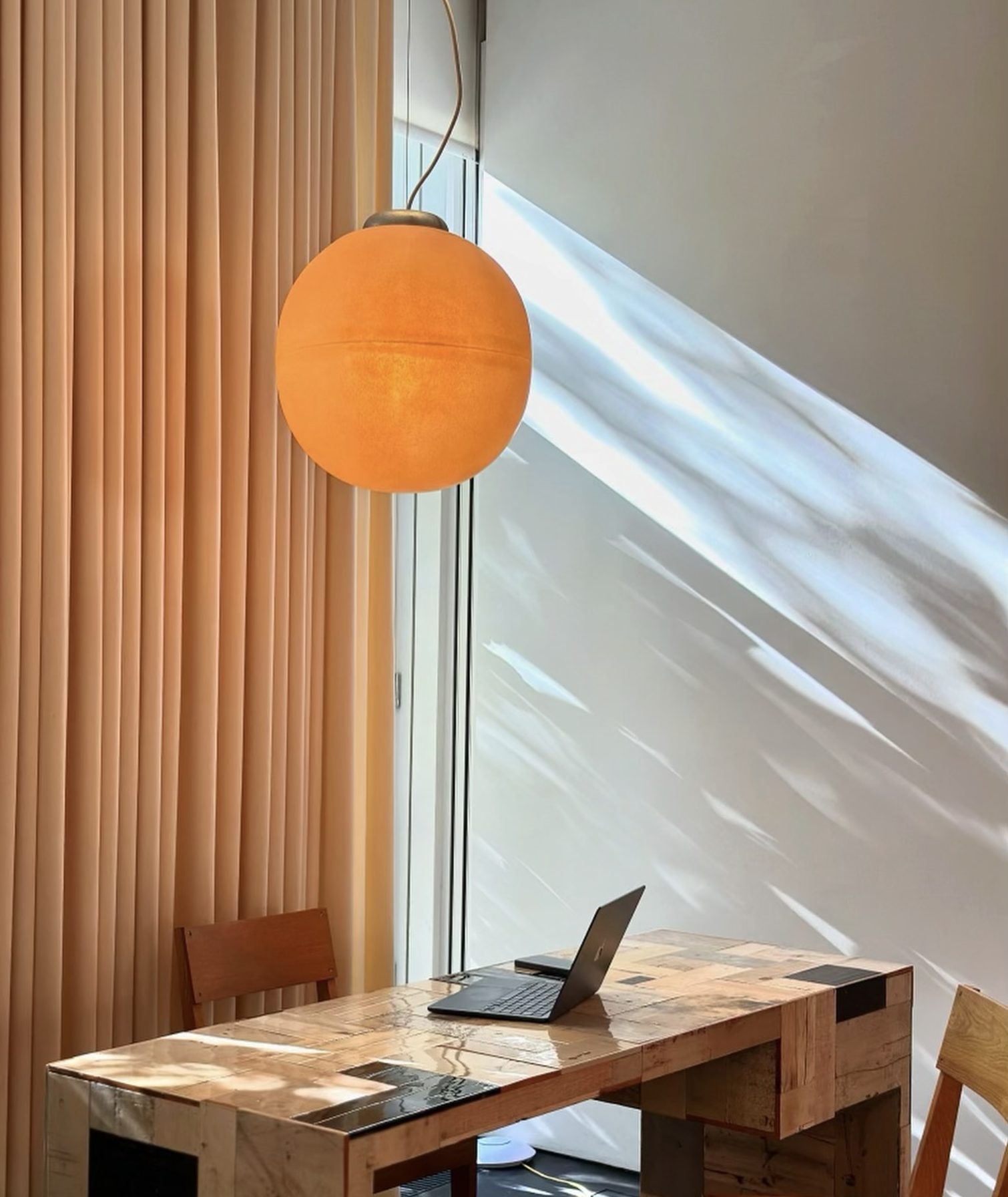 PUFFBALL PENDANT SMALL par Matter Made