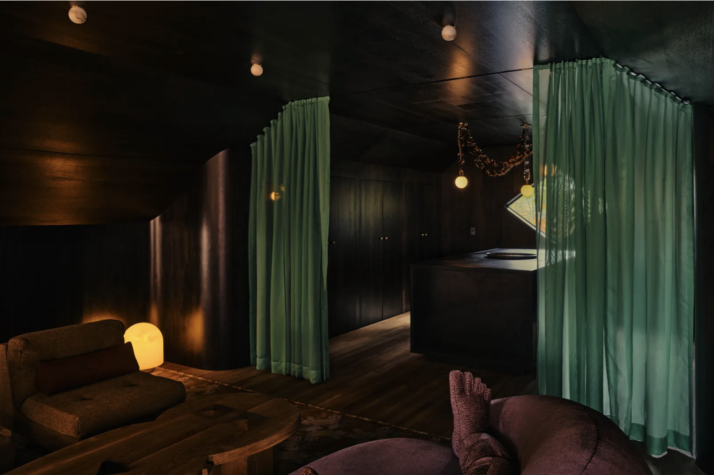 PUFFBALL TABLE LAMP par Matter Made