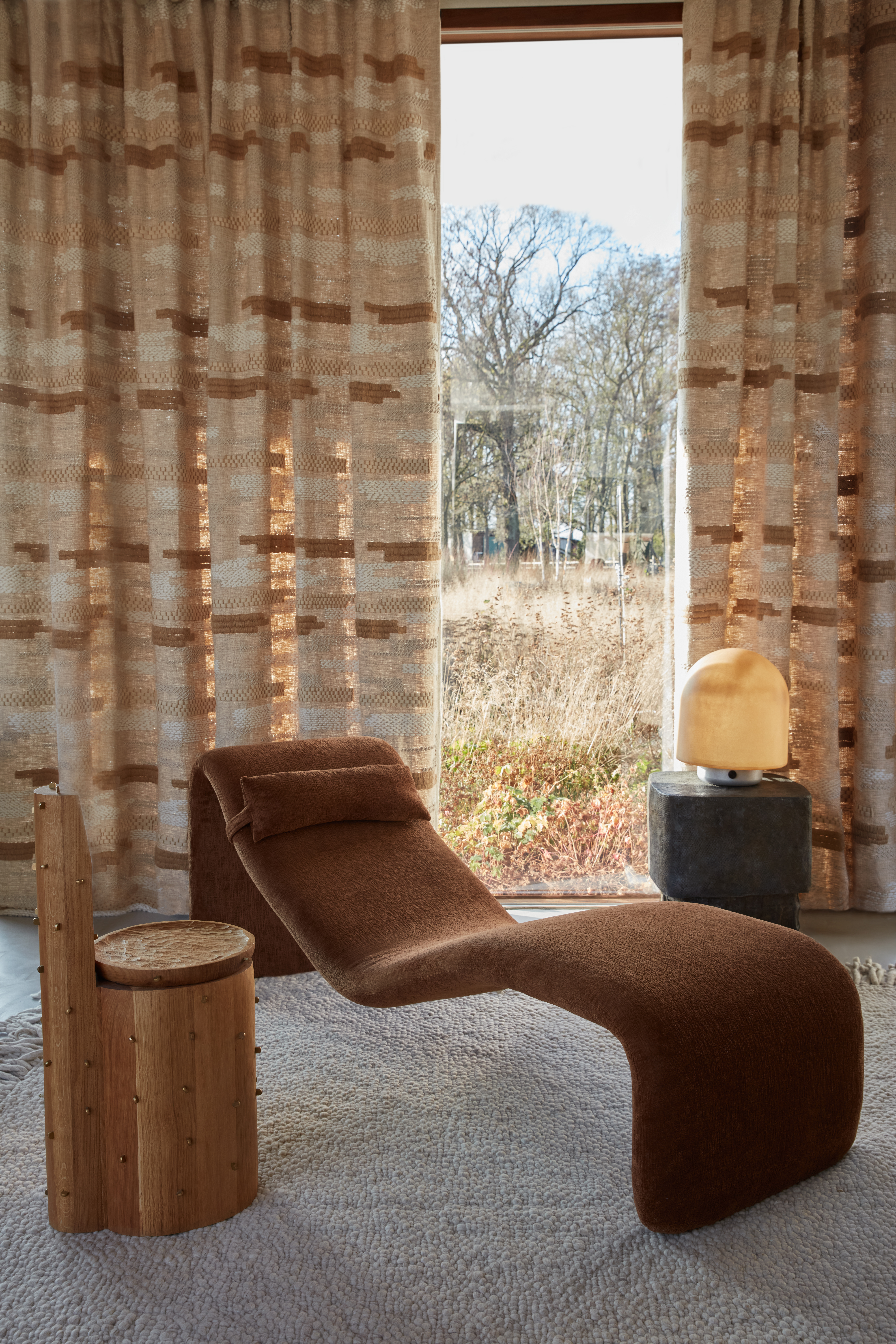 PUFFBALL TABLE LAMP par Matter Made