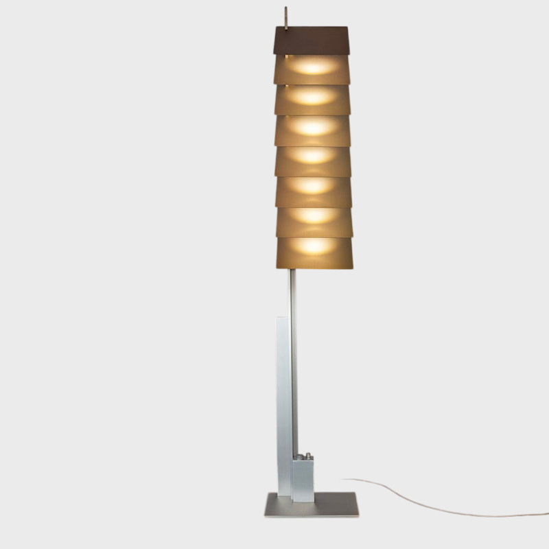 BE PATIENT FLOOR LAMP par Pelle