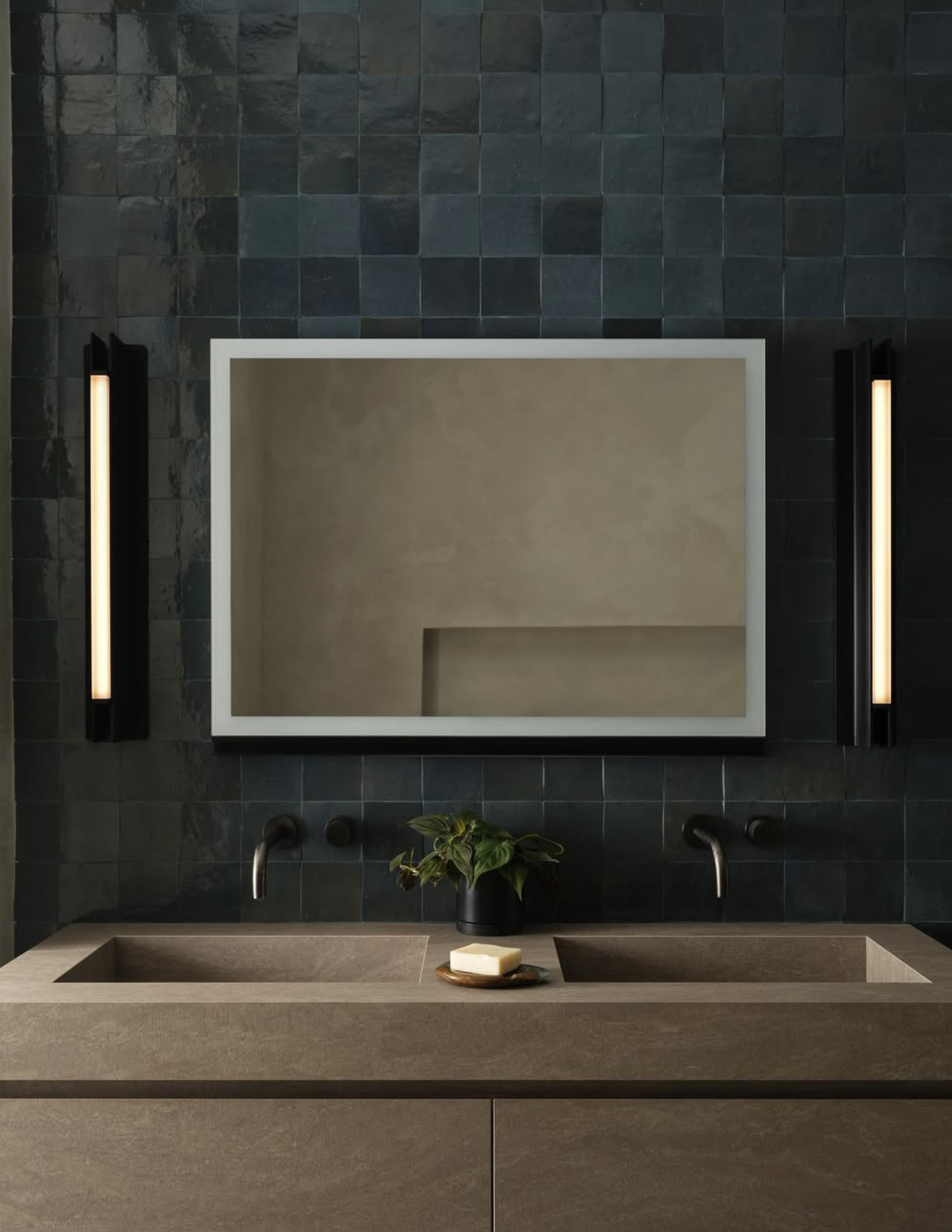 BEAM SCONCE par Pelle