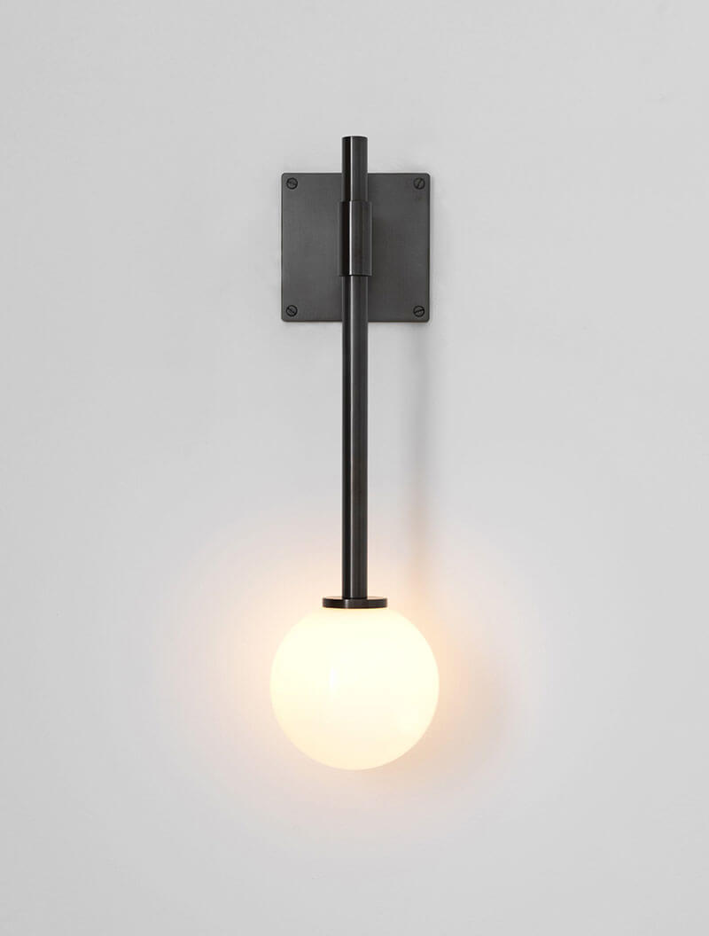 BASTION SCONCE LONG par Allied Maker