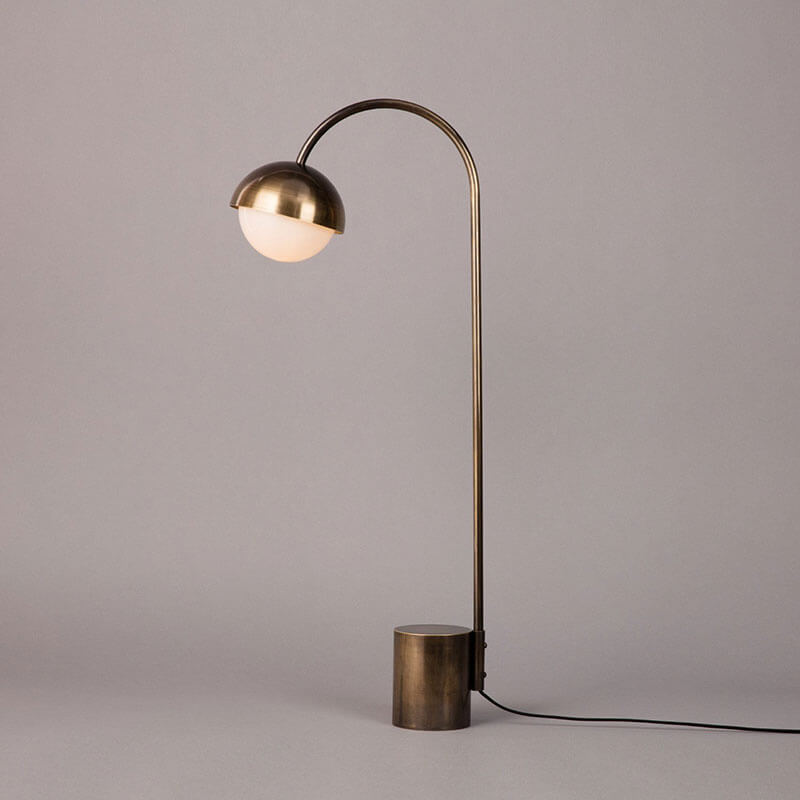 CONTOUR TABLE LAMP par Allied Maker