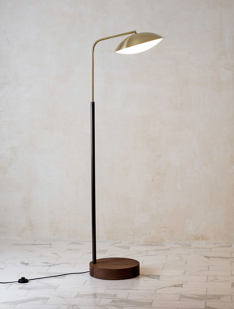 CREST FLOOR LAMP par Allied Maker