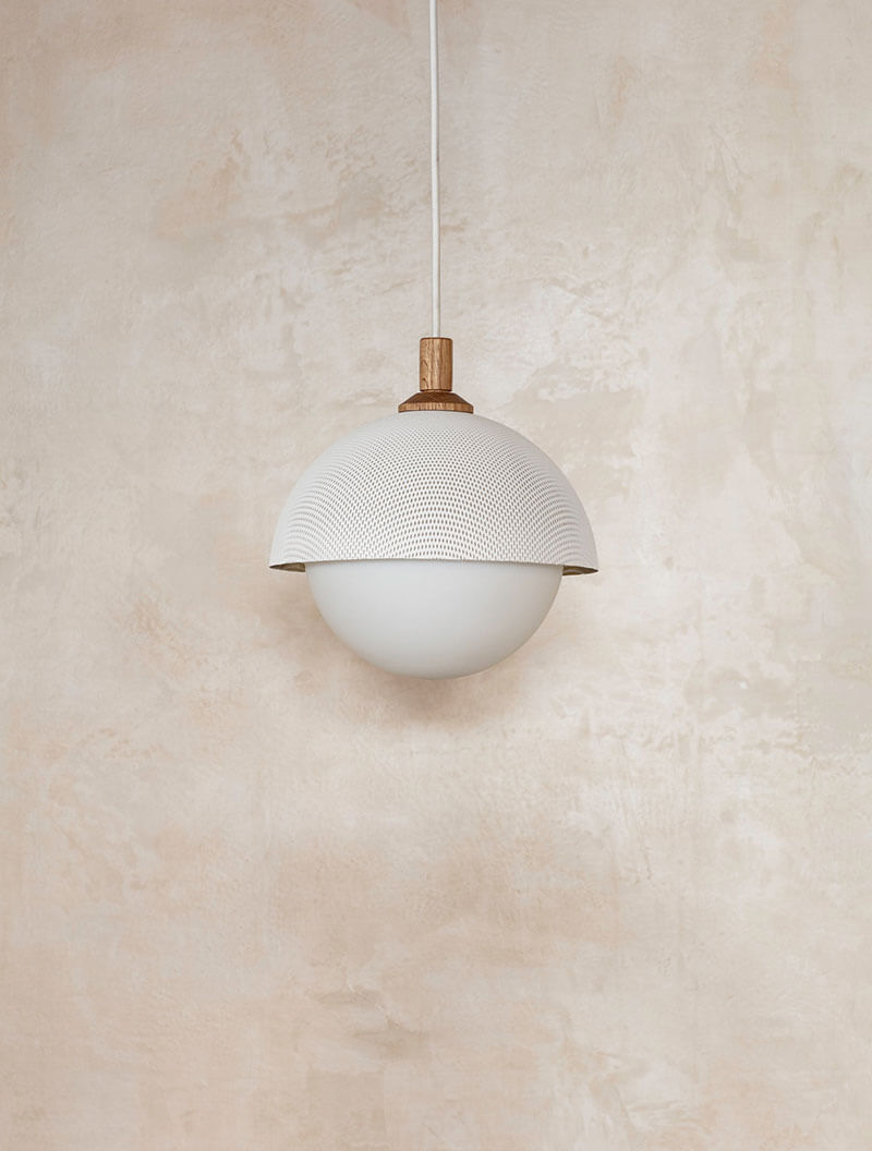 DOME PENDANT 10 PERFORATED par Allied Maker