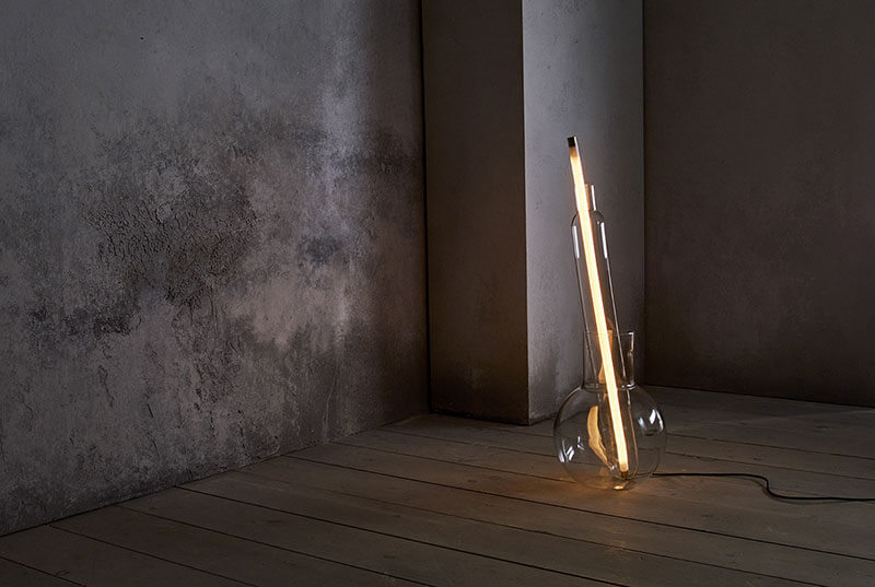 INTERVENTION FLOOR LAMP par Anna Karlin