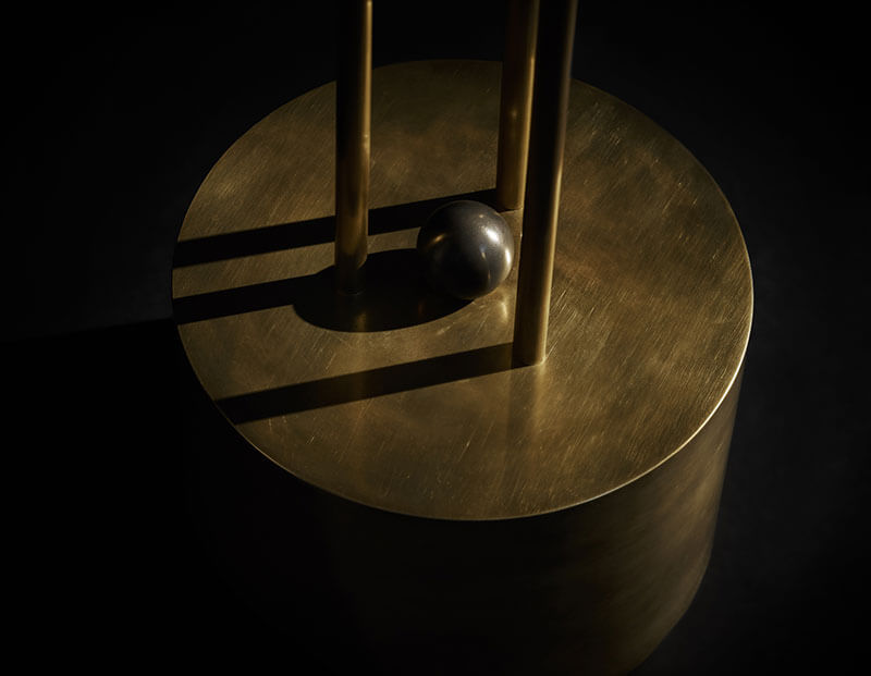 LANTERN FLOOR LAMP par Apparatus