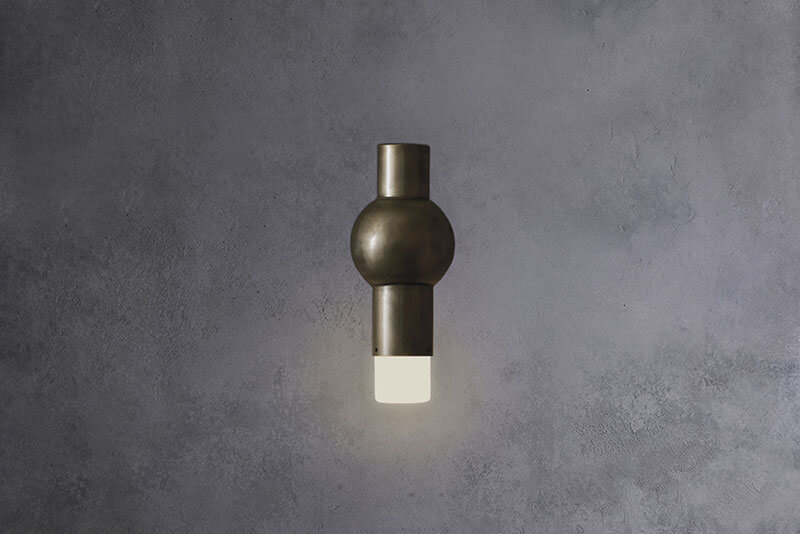 LANTERN SCONCE - SHORT par Anna Karlin