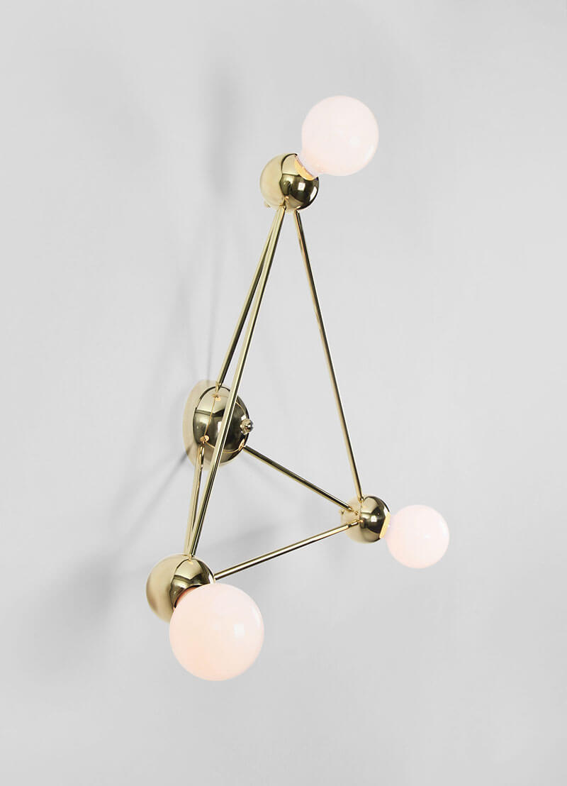 LINA 03 LARGE TRIANGLE WALLMOUNT par Rosie Li