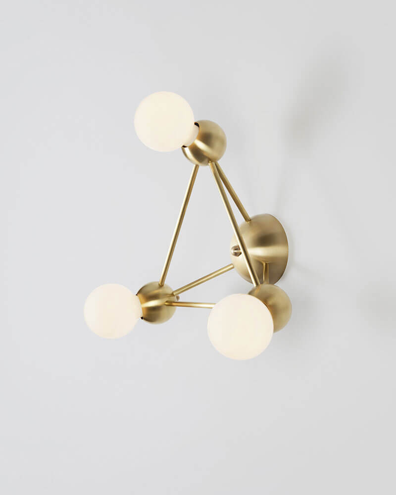 LINA 03 SMALL TRIANGLE WALLMOUNT par Rosie Li