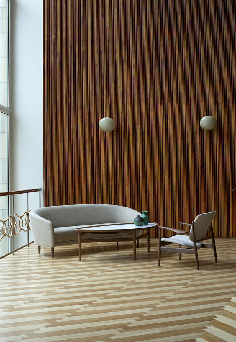 LITTLE MOTHER SOFA par Finn juhl