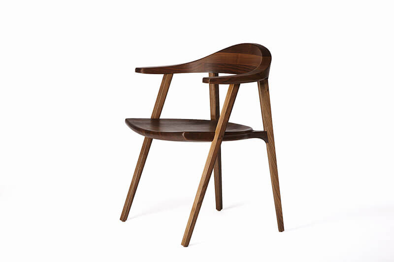 MANTIS CHAIR par BassamFellows