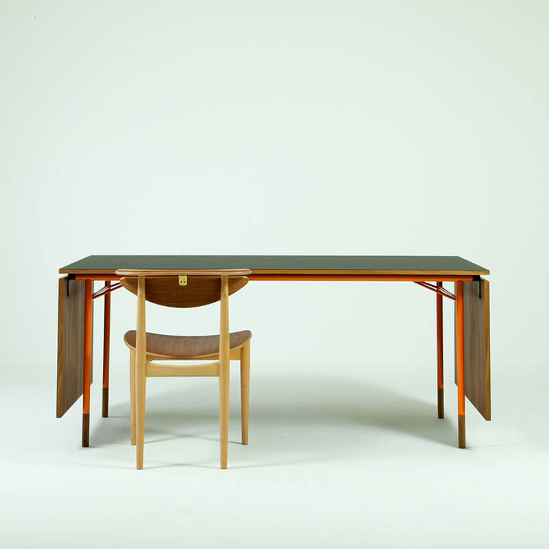 NYHAVN DINING TABLE par Finn juhl