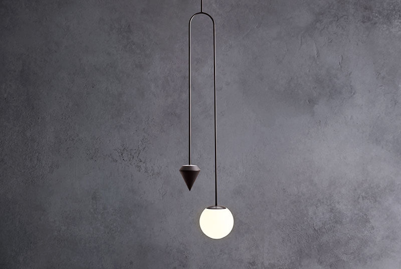 PLUMB PENDANT LIGHT LONG par Anna Karlin