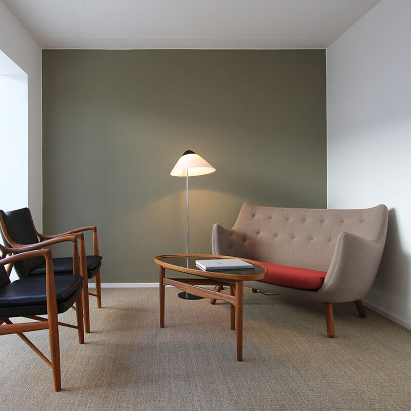 POET SOFA par Finn juhl