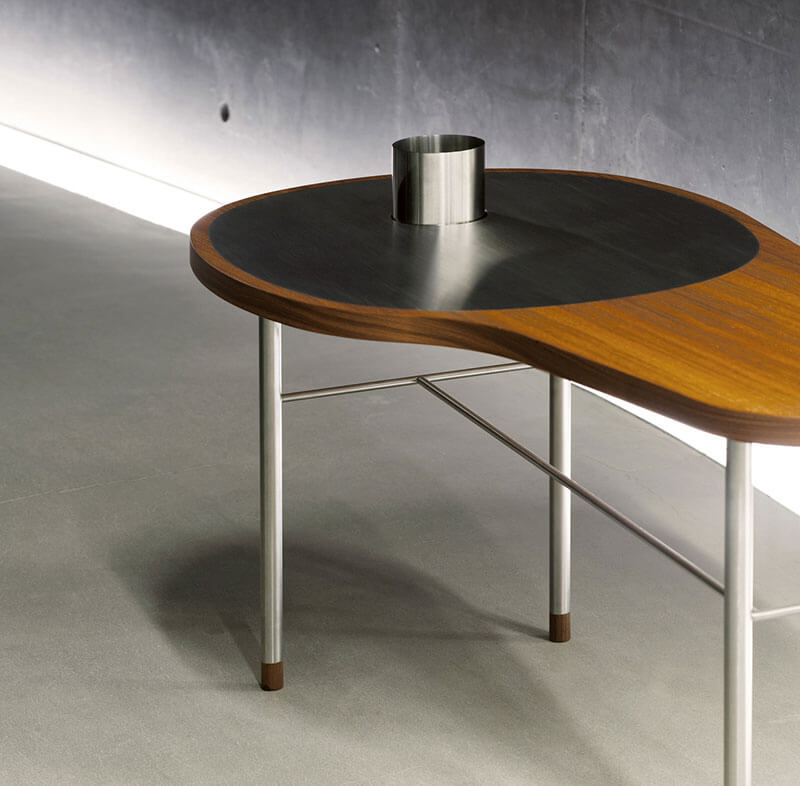 ROSS COFFEE TABLE par Finn juhl