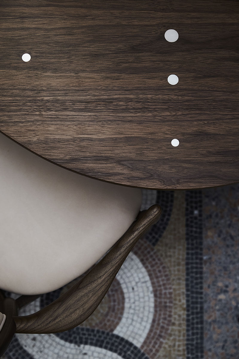SILVER TABLE par Finn juhl