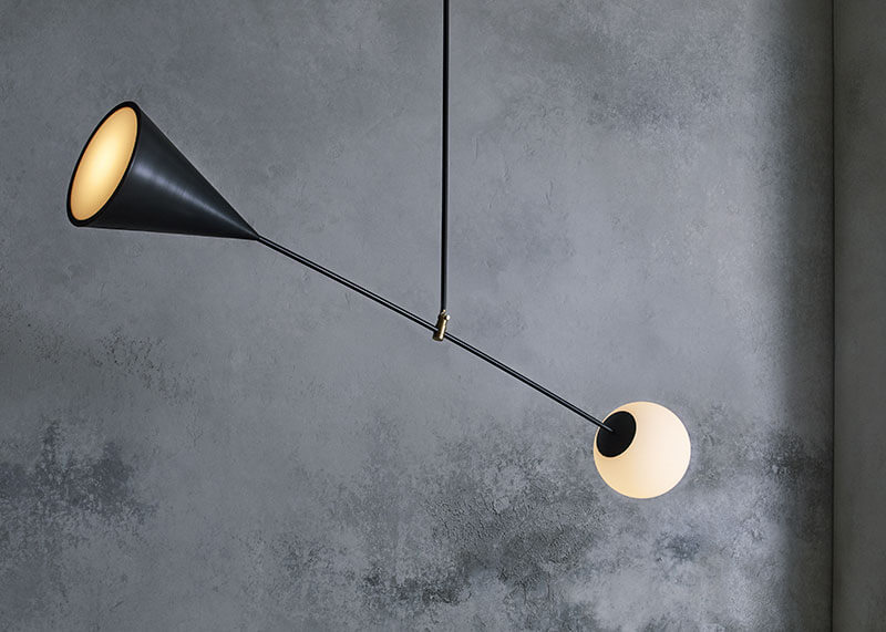 SPEAR PENDANT LIGHT LARGE par Anna Karlin