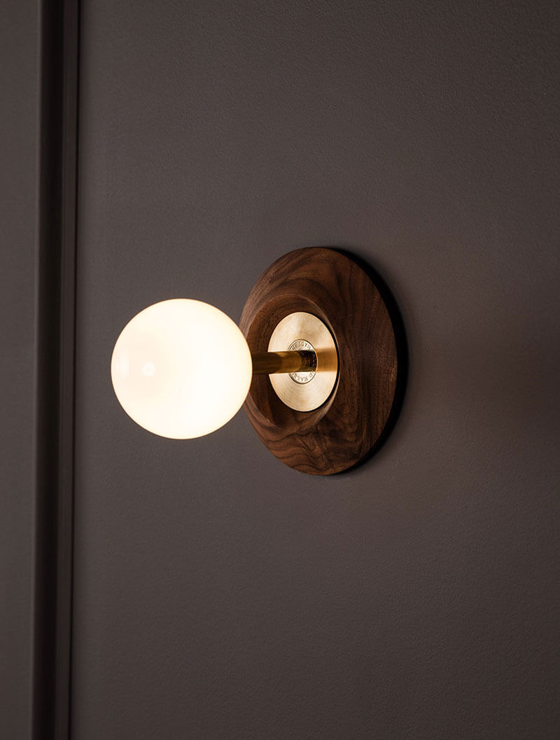 STUD SCONCE 3 par Allied Maker