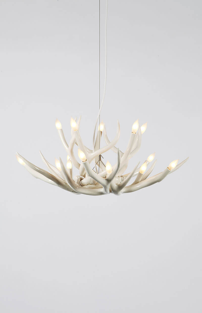 SUPERORDINATE ANTLER CHANDELIER 10 par Roll & Hill