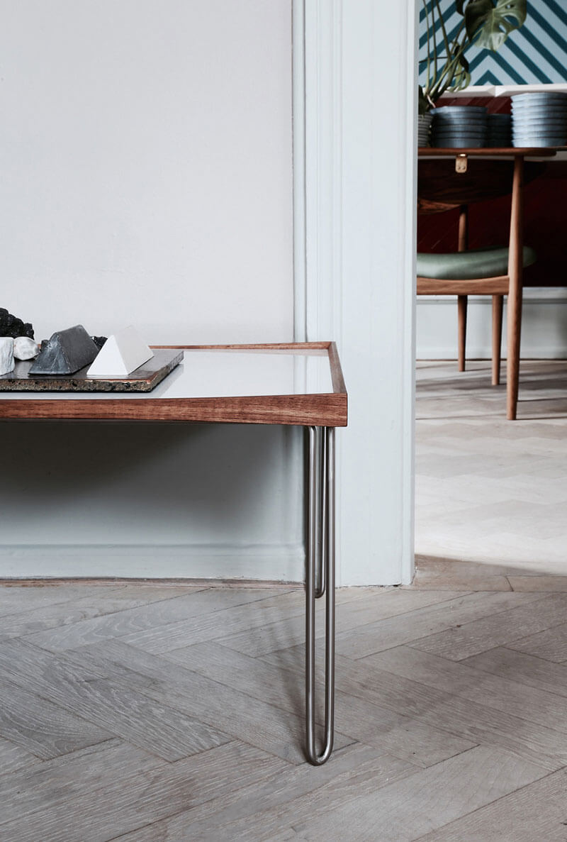 TRAY TABLE par Finn juhl