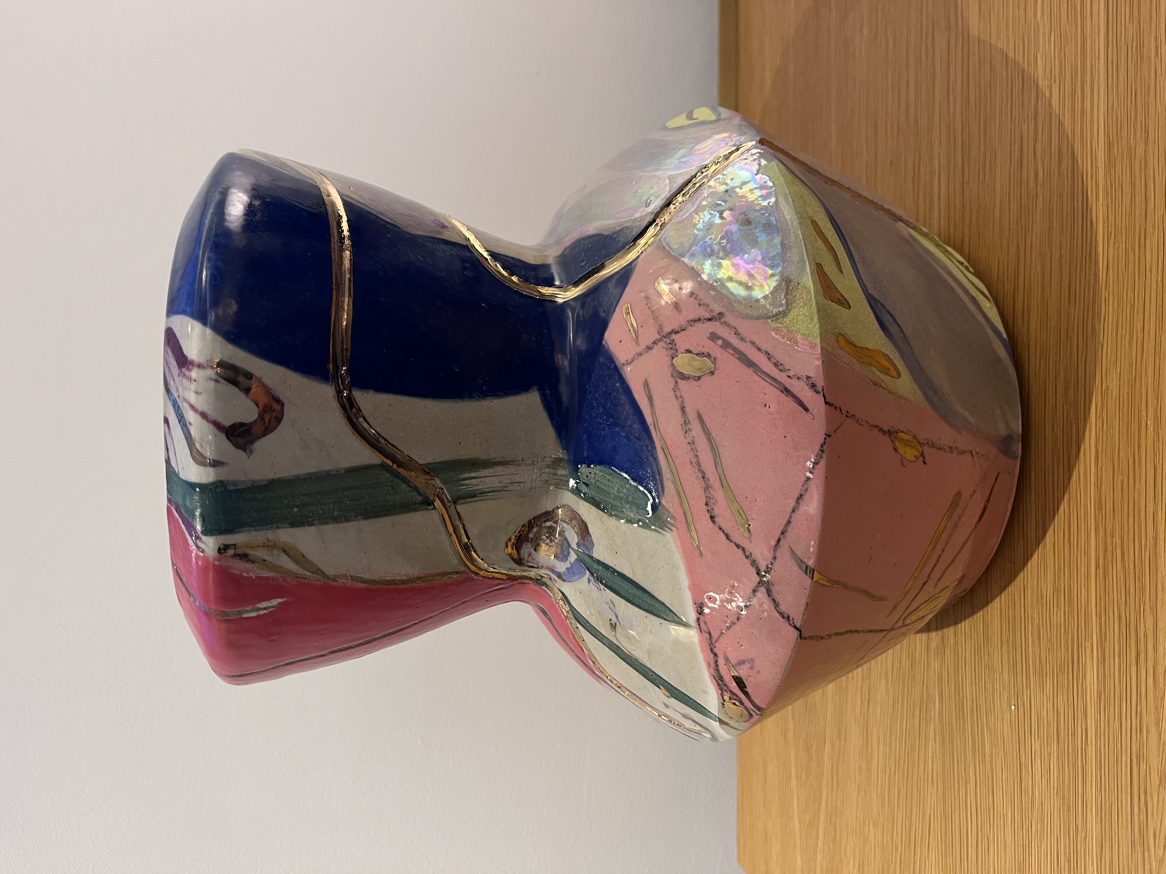 MEDIUM LARGE VASE par REINALDO SANGUINO