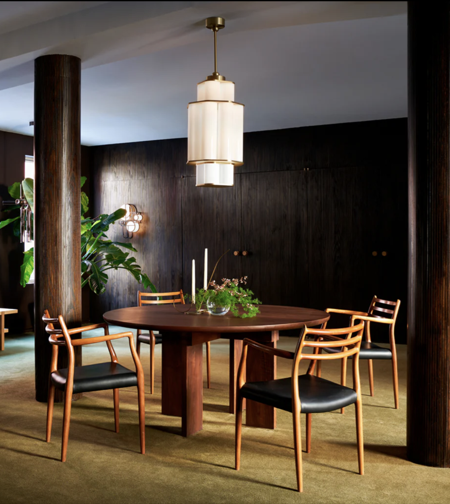 BAUER CHANDELIER 01 par Roll & Hill