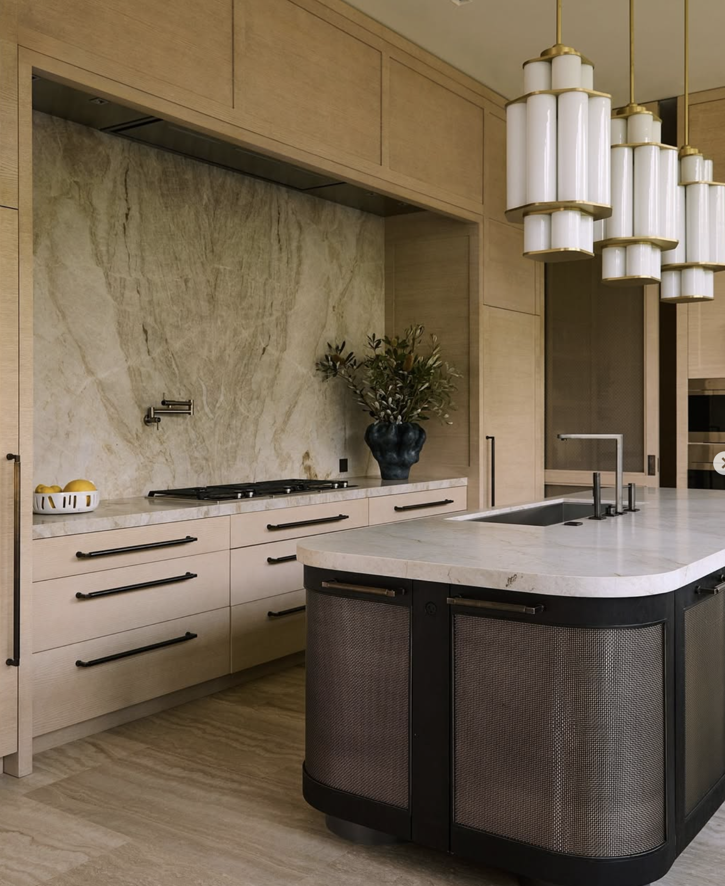 BAUER CHANDELIER 01 par Roll & Hill