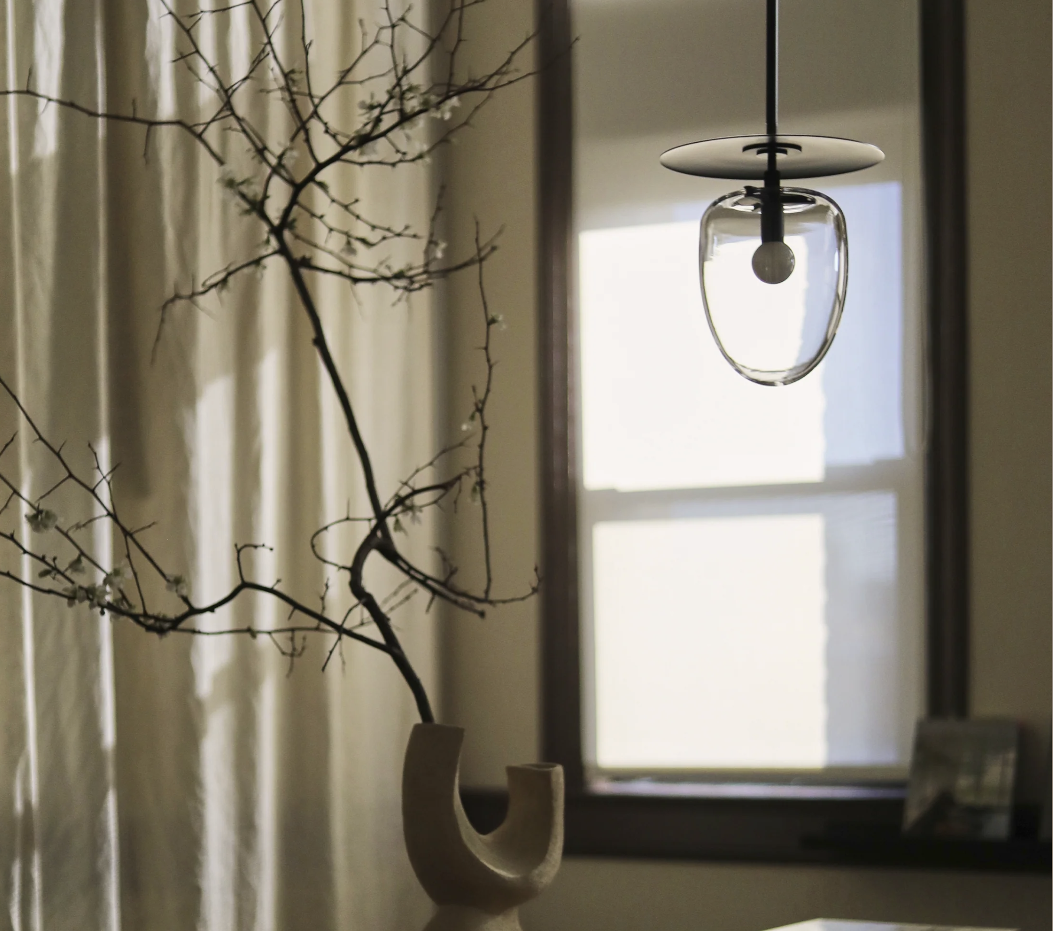 BELL PENDANT 01 par Roll & Hill