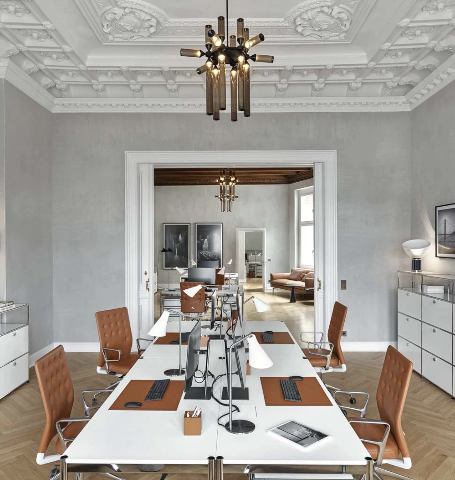 CASTLE 18-02 par Roll & Hill