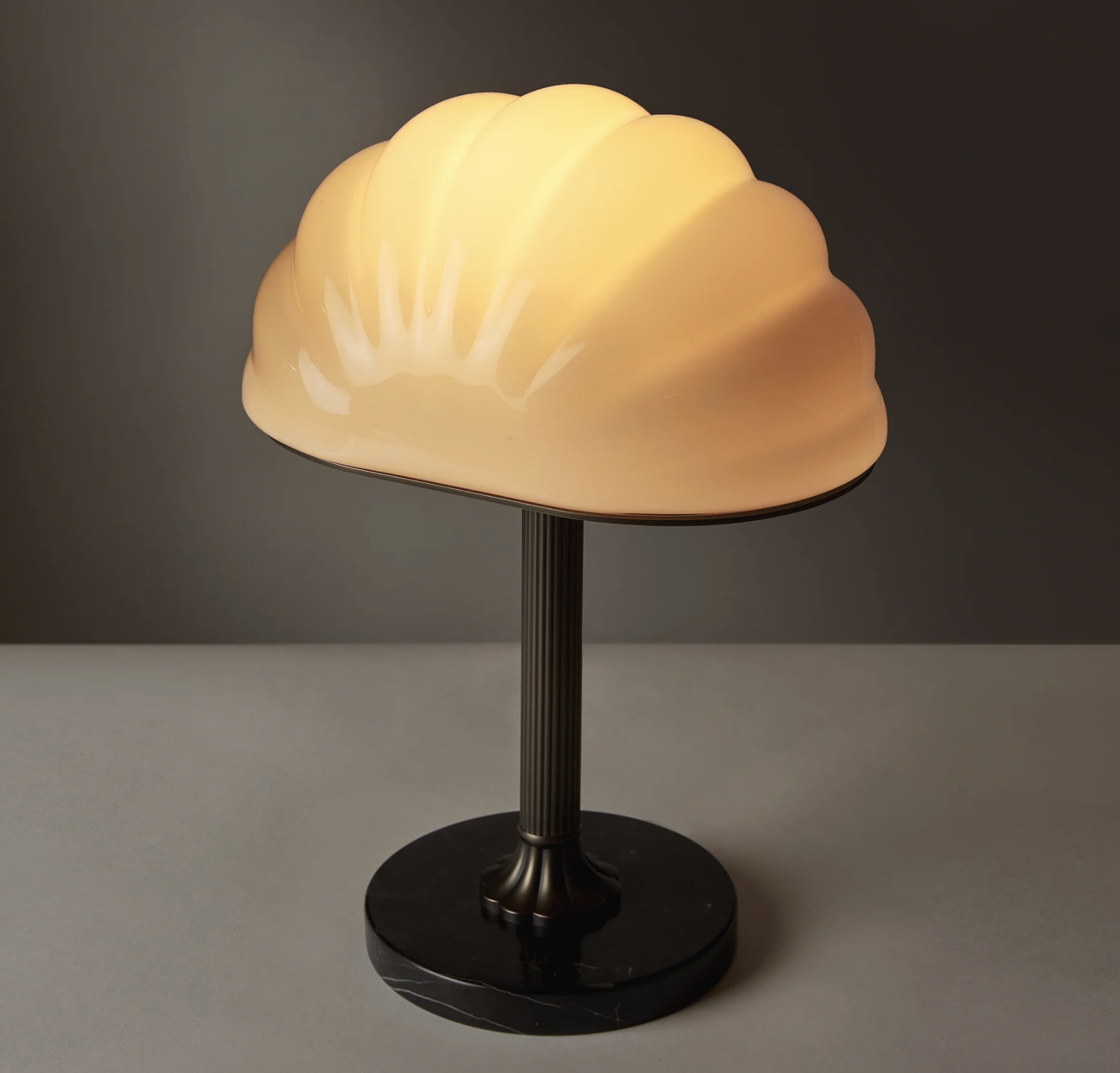 CLOUD TABLE LAMP par Roll & Hill