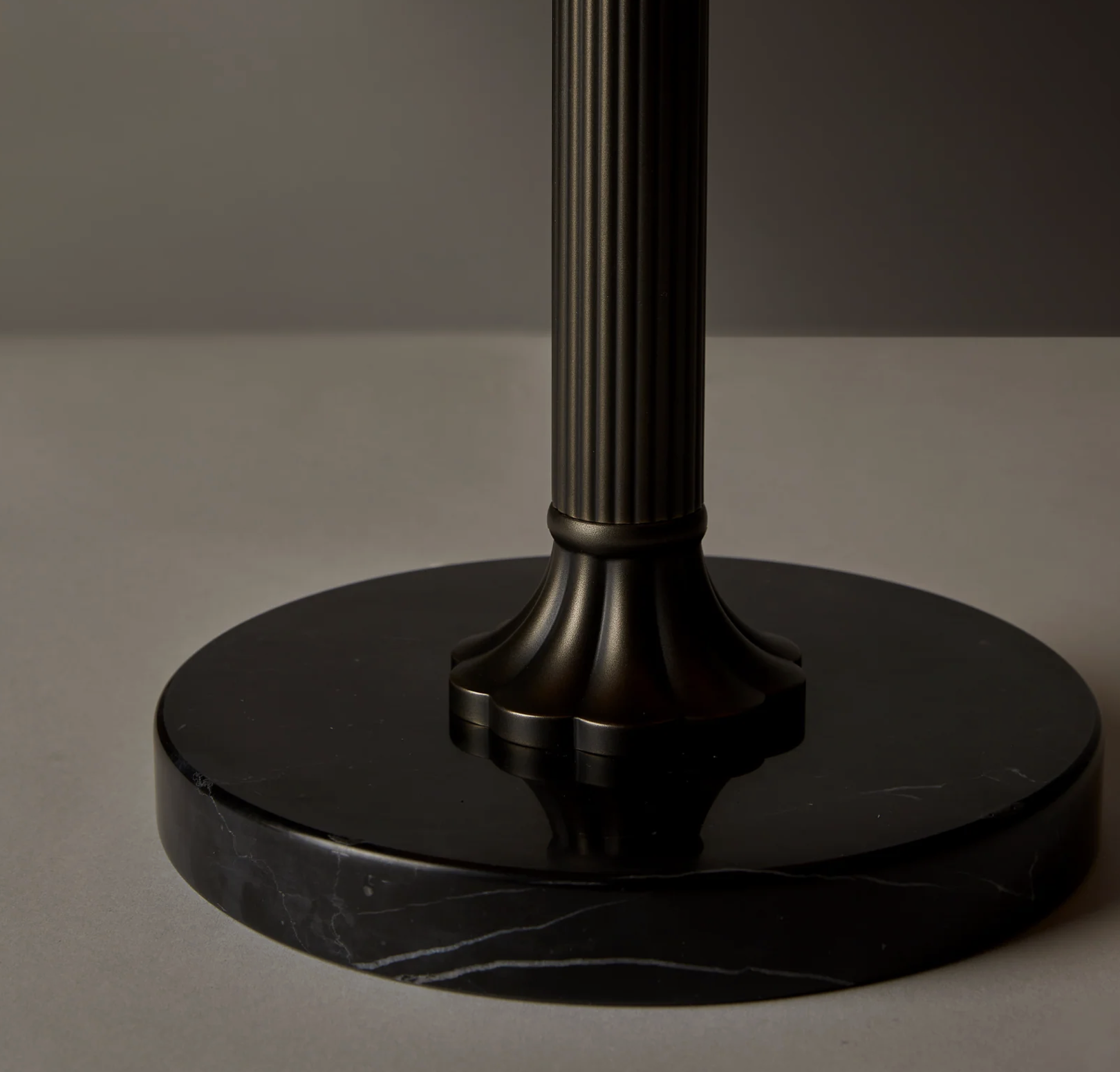 CLOUD TABLE LAMP par Roll & Hill