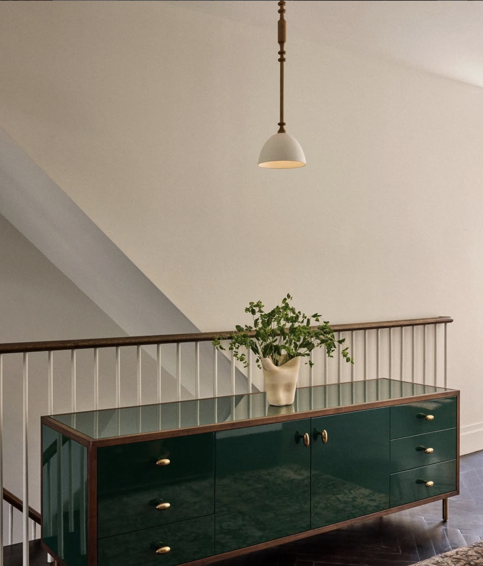 DEL PLAYA STEMMED SINGLE PENDANT par Roll & Hill