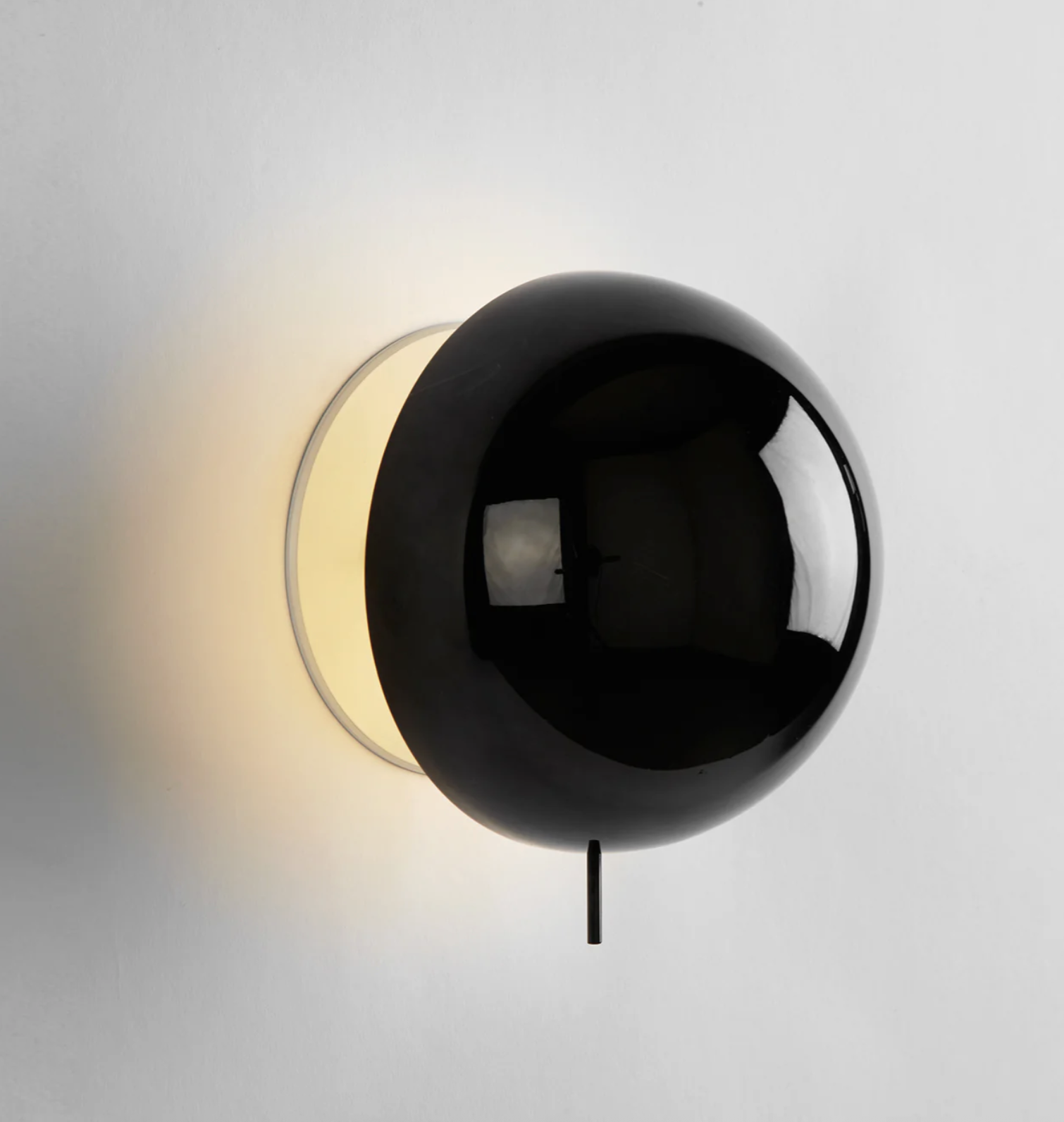 ECLIPSE SCONCE par Roll & Hill