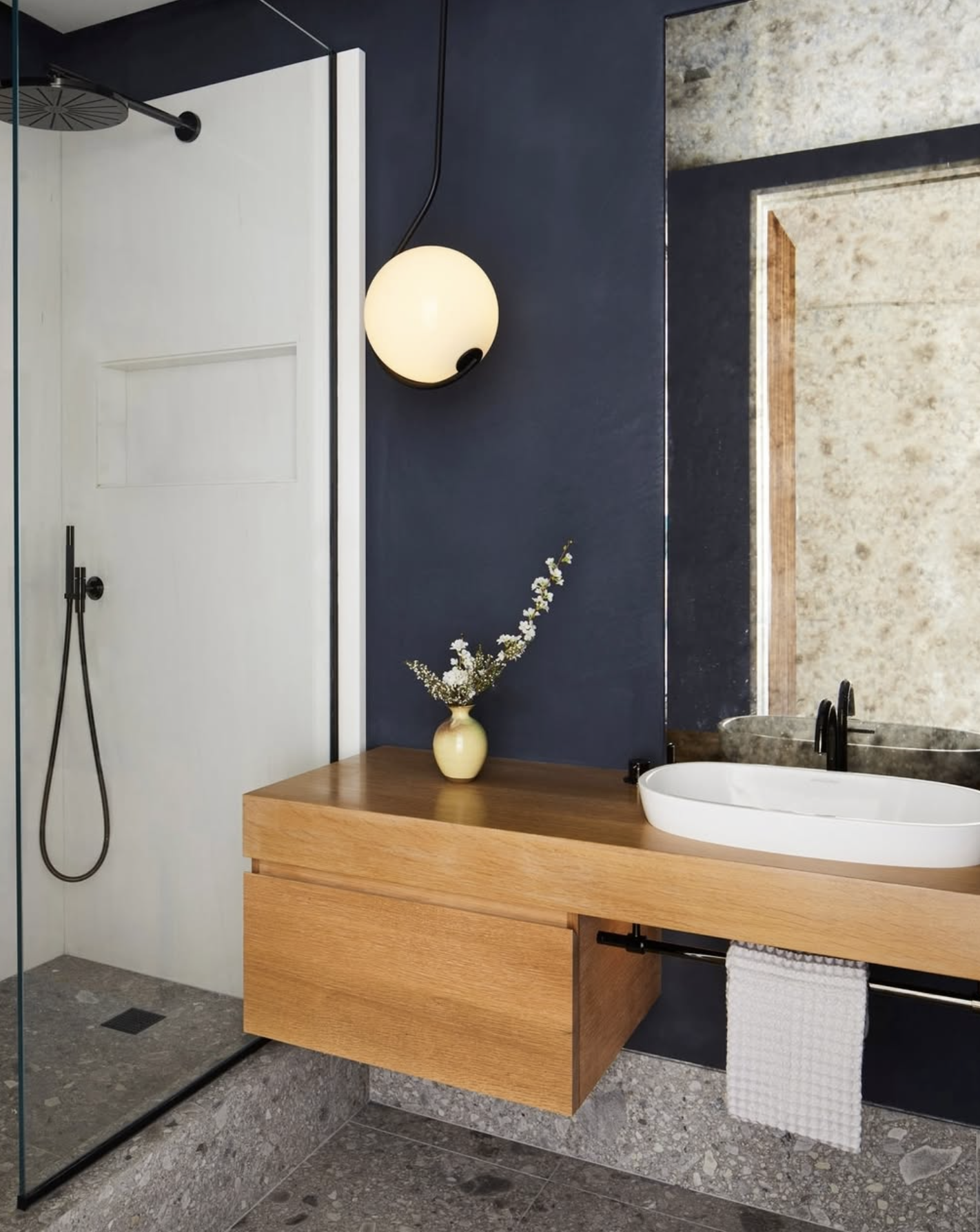 FIDDLEHEAD PENDANT par Roll & Hill