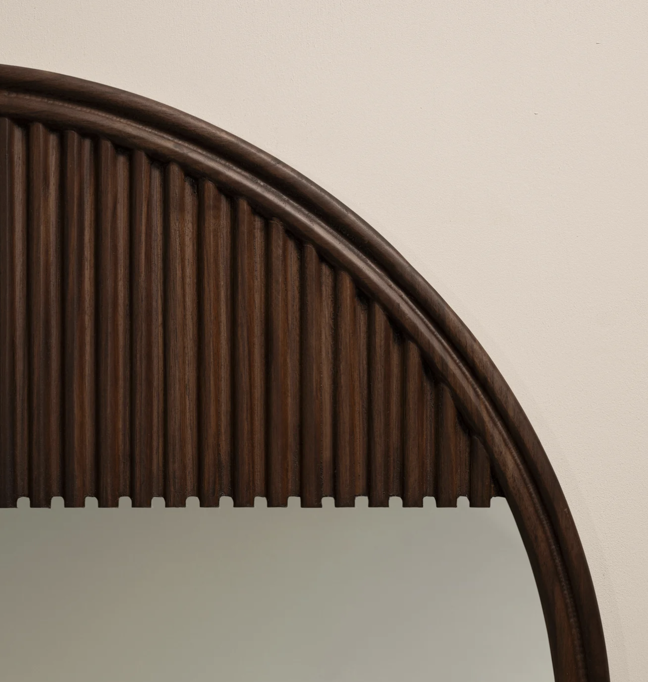 FRINGE MIRROR ROUND 32 par Roll & Hill