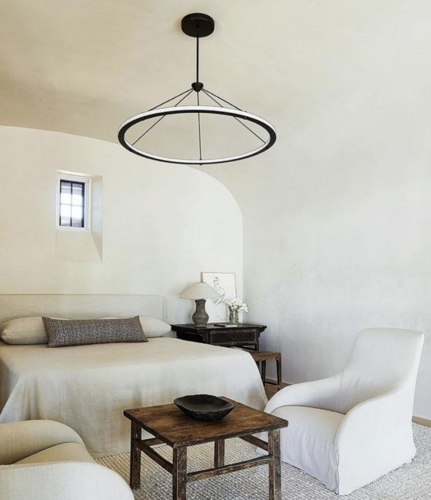 HALO CIRCLE PENDANT par Roll & Hill