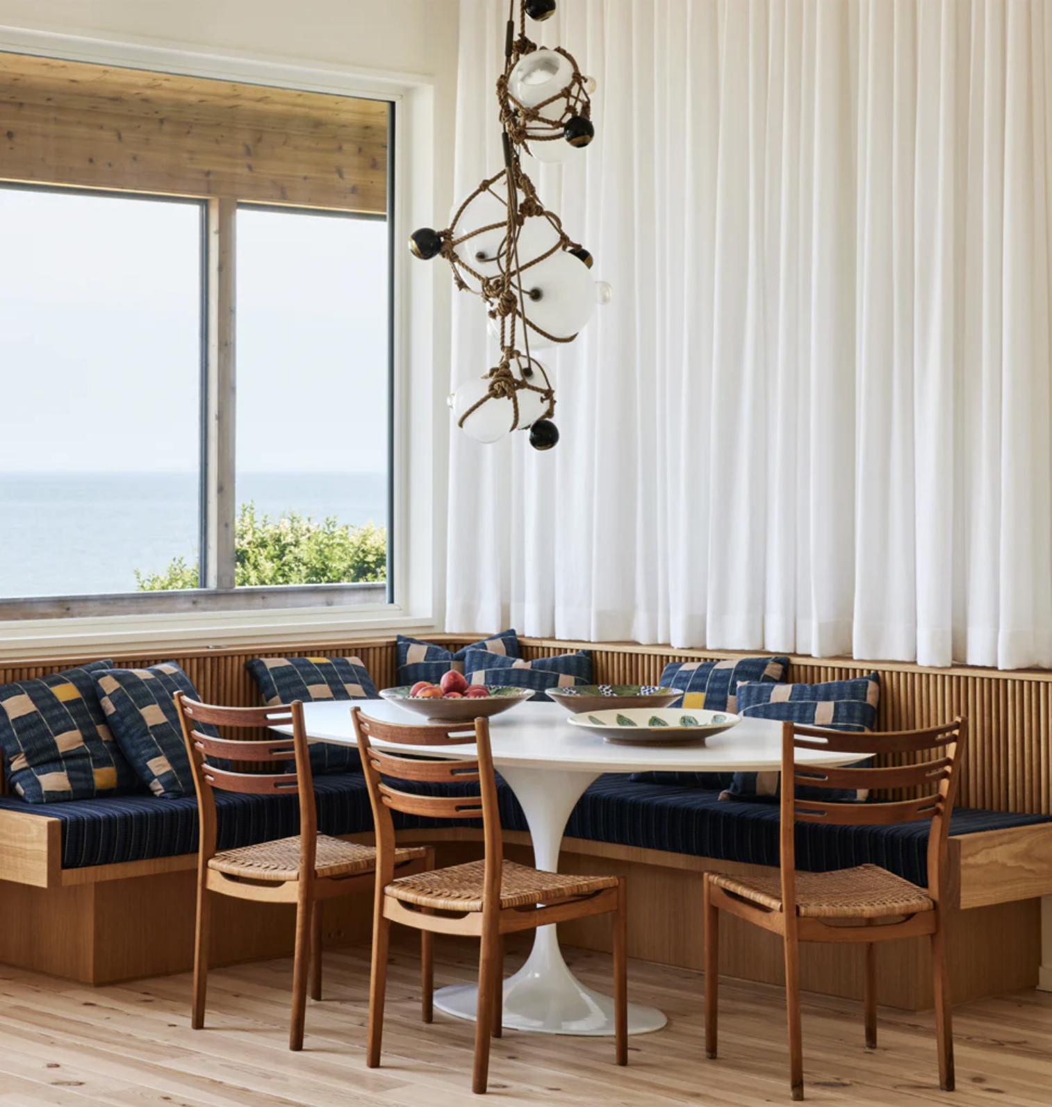 KNOTTY BUBBLES CHANDELIER 1Lg 2Sm par Roll & Hill