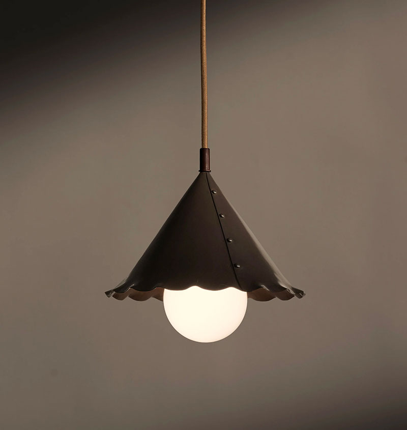 PETAL PENDANT par Roll & Hill